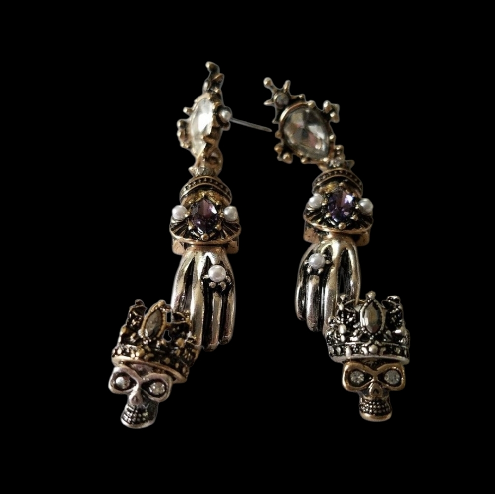 💀🦇Awesome Hand & Skull Drop Earrings Goth Halloween Metal Concert - NWOT🦇💀